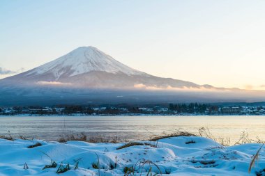 Dağ Fuji San Kawaguchiko Gölü.