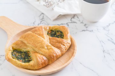 Ispanaklı Ekmek pasta