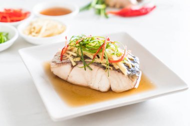 soya sosu Snapper balık buğulama