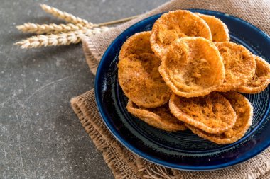 kurutulmuş rendelenmiş domuz etinin pirinç kraker