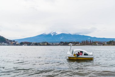 Dağ Fuji San ile bulutlu 