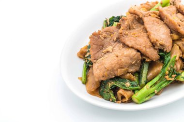 soya sosu ve domuz kızarmış noodle 