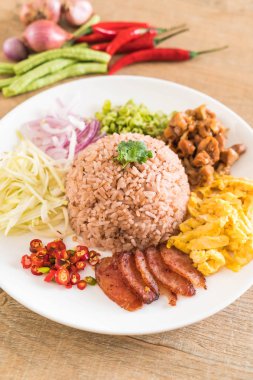 Pirinç ve karides ezmesi.