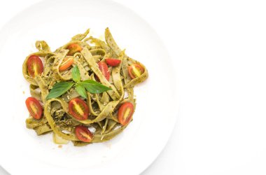 ıspanak fettuccine domates ile