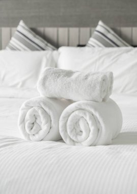 Yatak Dekorasyon yatak odası iç beyaz havlu 