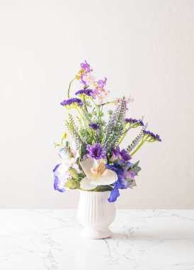 Güzel bir buket çiçek