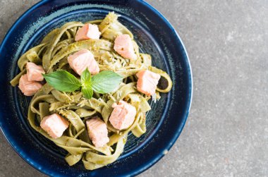 ıspanak fettuccine somon ile