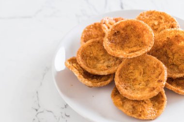 kurutulmuş rendelenmiş domuz etinin pirinç kraker