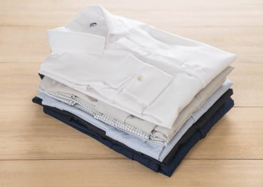 Gömlek Katlama yığını