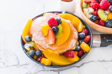 mix meyve ile gözleme