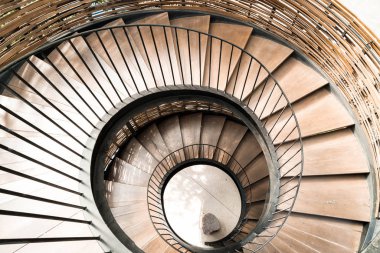 Sarmal daire merdiven dekorasyon iç