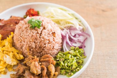 Pirinç ve karides ezmesi.