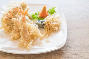kızarmış karides (tempura)