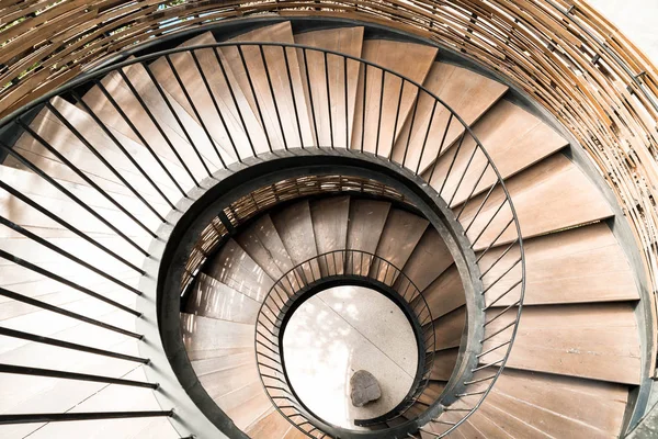 Sarmal daire merdiven dekorasyon iç