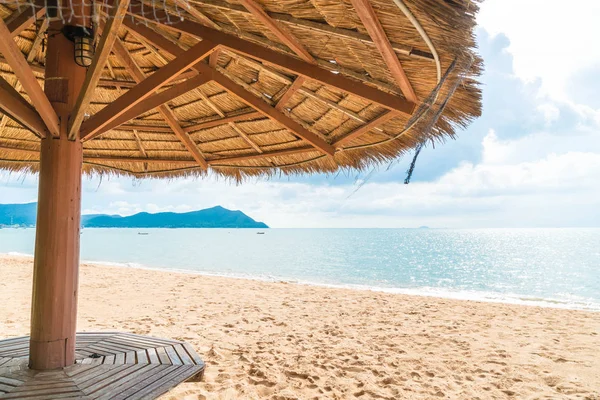 Sahilde güzel pavilion