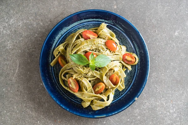 ıspanak fettuccine domates ile