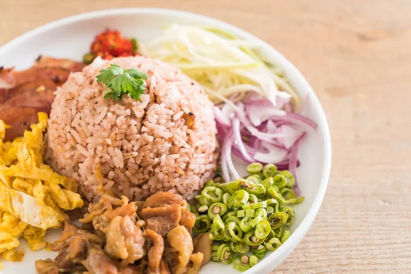 Pirinç ve karides ezmesi.