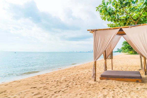 Sahilde güzel pavilion