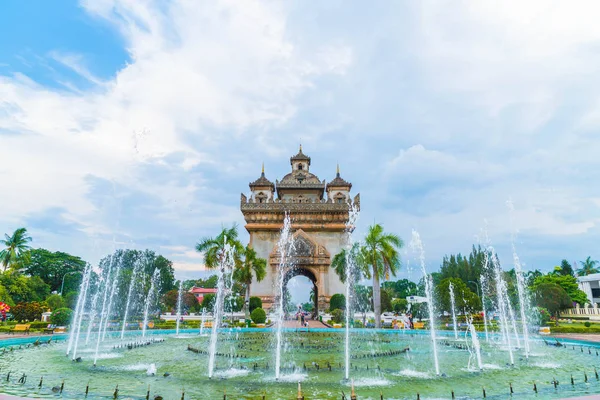 Monumento a Patuxay en vientiane, Laos . — Foto de Stock