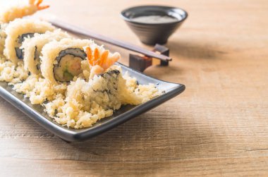 tempura karides suşi roll 