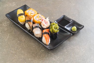 Rulo suşi ve maki