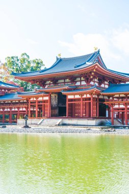 Güzel mimari Byodo içinde Kyoto tapınakta.