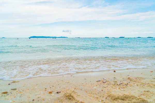 güzel tropikal plaj ve deniz manzara