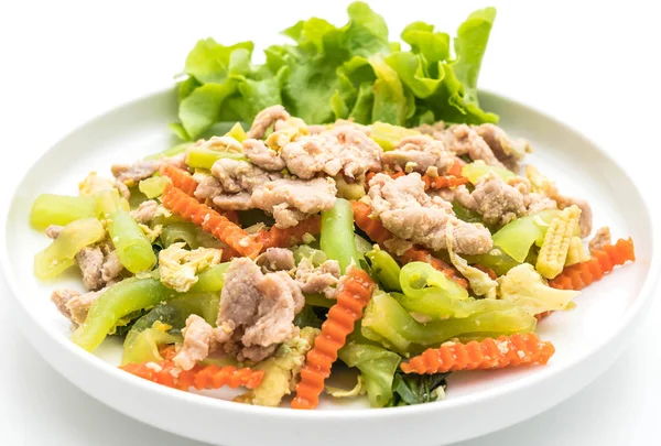 Tavada kızartılmış Shanghai Noodle domuz eti ile