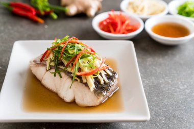 soya sosu Snapper balık buğulama