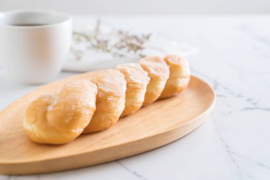 taze tereyağı rulo ekmek