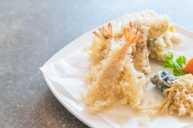 kızarmış karides (tempura)