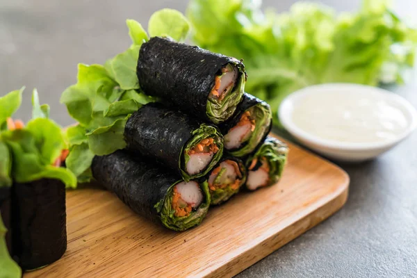 Yosun Salata rulo Yengeç sopa ile