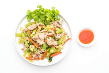 Tavada kızartılmış Shanghai Noodle domuz eti ile