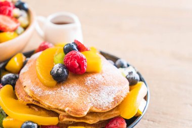 mix meyve ile gözleme