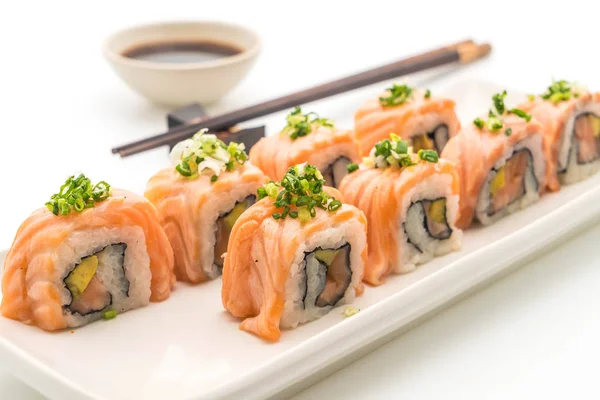 ızgara somon suşi roll - Japon gıda tarzı
