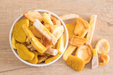 meyve yongaları karıştırın