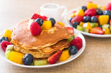 mix meyve ile gözleme