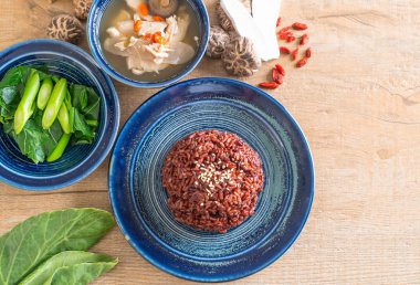 tavuk ve ot çorbası, Çince lahana berry pirinç