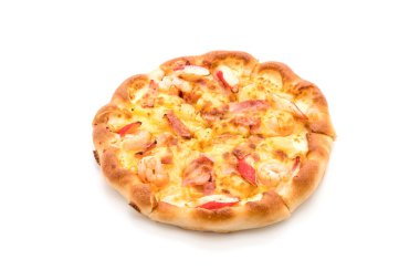 Beyaz arka plan üzerinde izole hawaiian deniz ürünleri pizza 