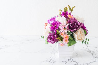 Vazoda Çiçekler buket