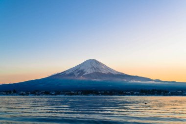 Dağ Fuji San Kawaguchiko Gölü.