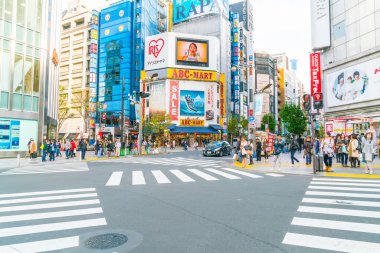 Tokyo, Japonya - 2016 Kasım 17: Shinjuku Tokyo'nın busine biridir