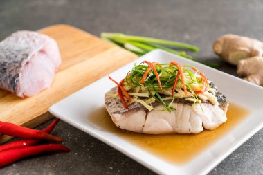 soya sosu Snapper balık buğulama