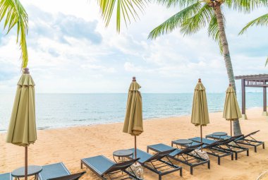 Güzel tropikal okyanus ya da deniz ve kum plaj 