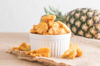 kurutulmuş ananas gevrek cipsi