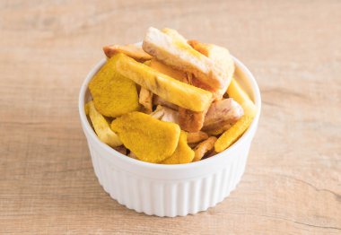 meyve yongaları karıştırın