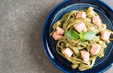 ıspanak fettuccine somon ile