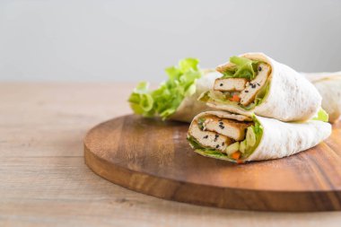 tofu sarma salata rulo