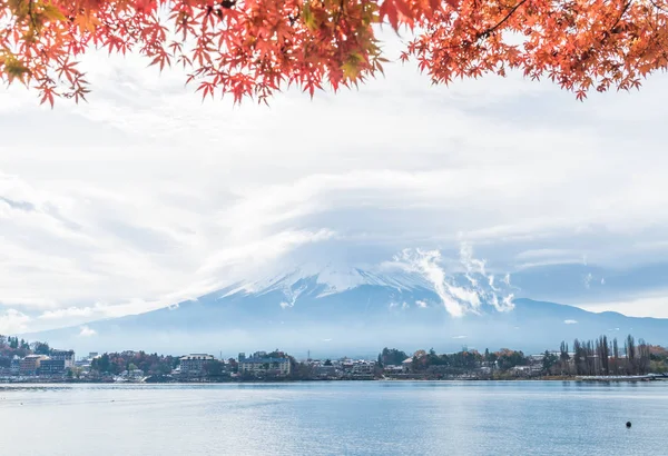 Dağ Fuji San ile bulutlu 