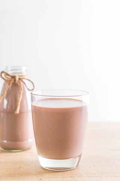 Verre de lait au chocolat — Photo